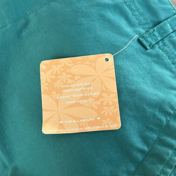 Dockers Women Green Mid Rise Chino Pockets 3” Everyday Shorts Size 10 NEW - Picture 12 of 13